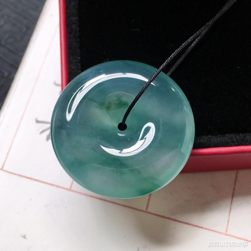 翡翠|翡翠的胶感和起胶有什么不一样？仅1字之差，价值就能相差百倍