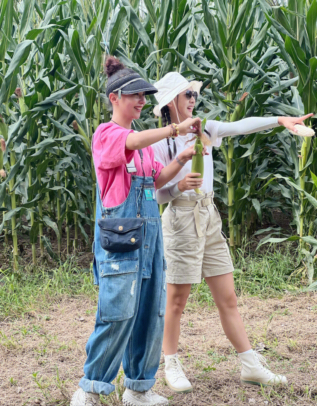 田雨橙|田亮女儿森碟户外活动照，麻花辫乖巧可爱，大长腿太引人注目了