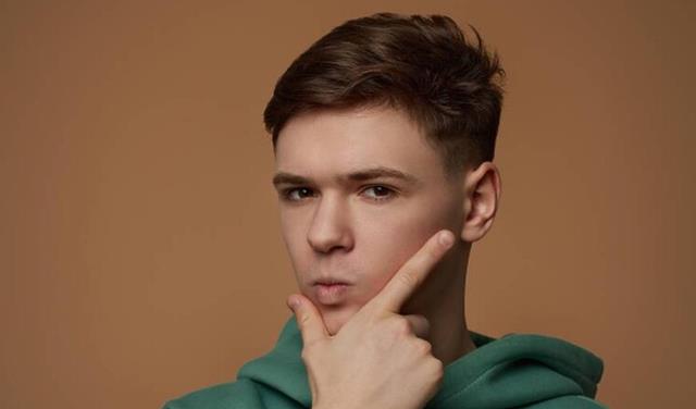 军旅|小鲜肉拍部军旅戏就想变硬汉?肖战和杨洋们应该感到脸红