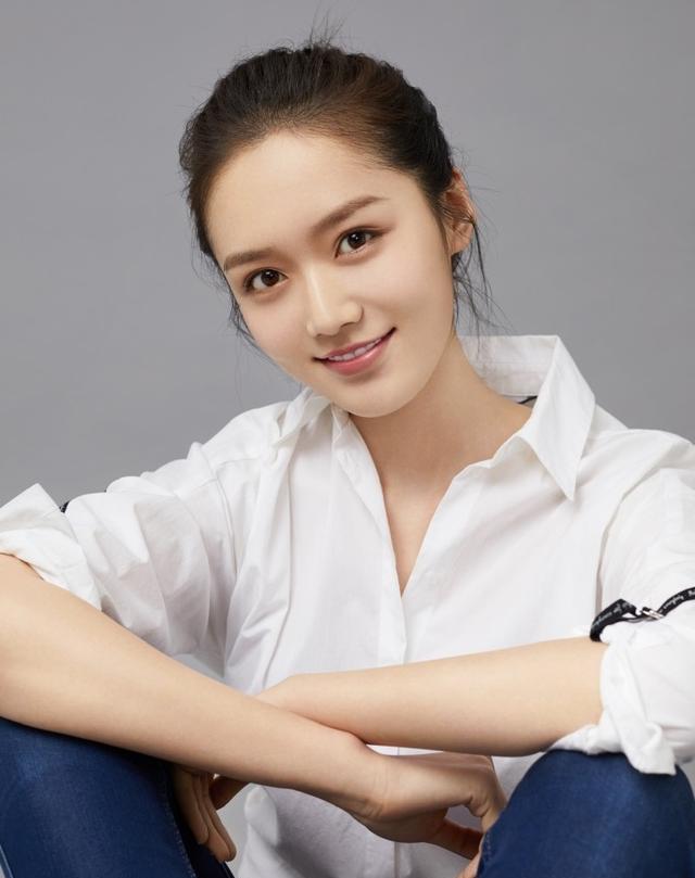 曹磊|比曹磊整整小20岁，演情侣却很自然，新人刘姝彤让观众尴尬了