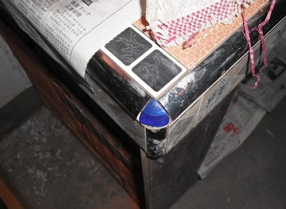 第一次到邻居家,见电视柜是砖砌的,就知道是乡下来的!