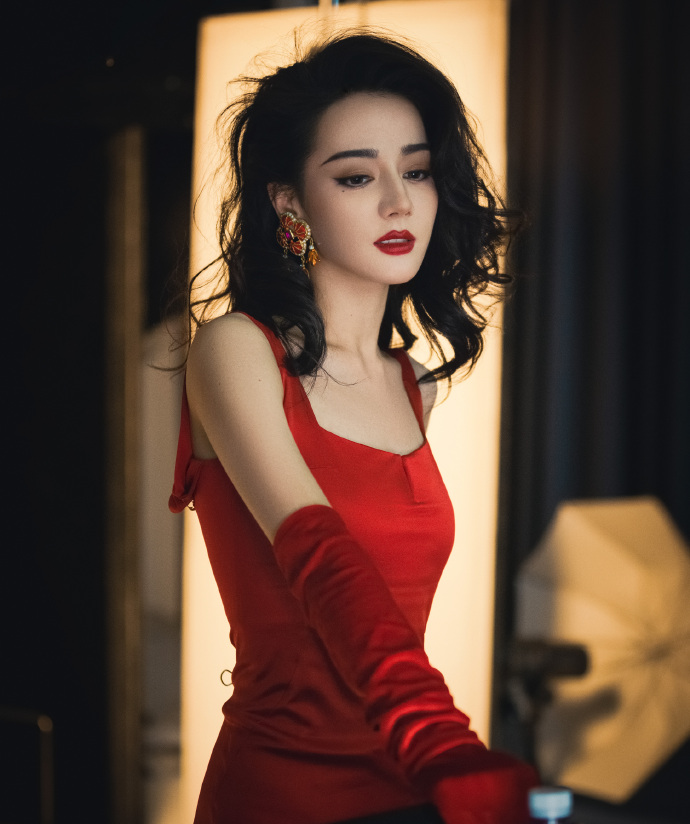 迪丽热巴|迪丽热巴工作室沦陷：怀孕传闻愈演愈烈，粉丝刷屏要求发行程图