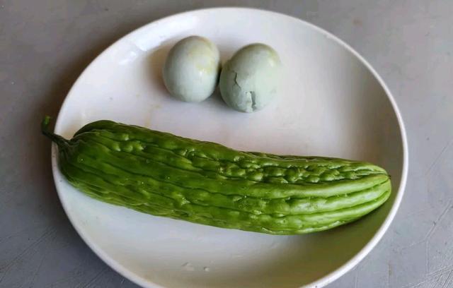 立秋后,“润燥养肺”的关键期!建议多吃“3凉1黑”,舒服过秋天