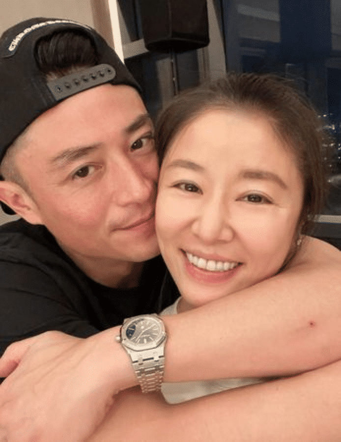 霍建华|林心如夫妇聚餐被偶遇，霍建华大肚腩凸起明显，脸颊圆润开始发福