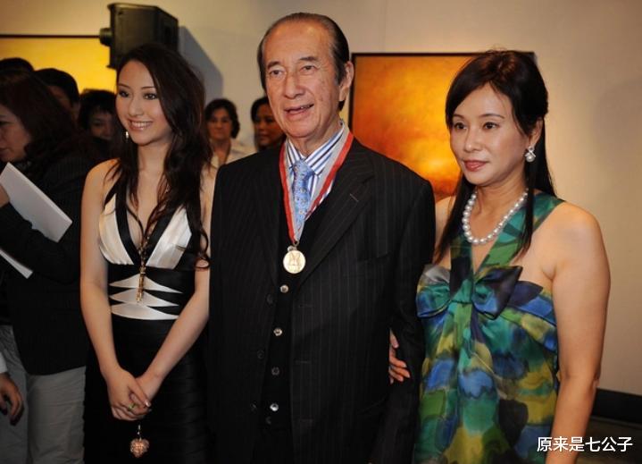 何超云|赌王最美千金闪嫁消防员,窦骁居然被他抢先一步?