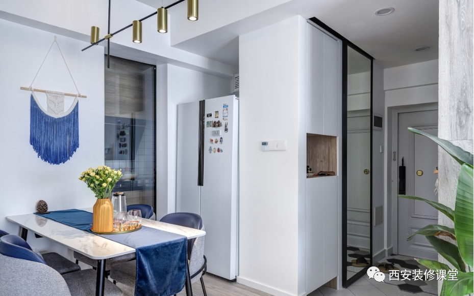 冰箱只能与鞋柜放一起,怎么定制更好?