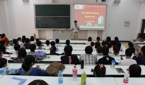 教师|“理想女婿”职业排名之中，榜首可谓是实至名归，教师不太受欢迎