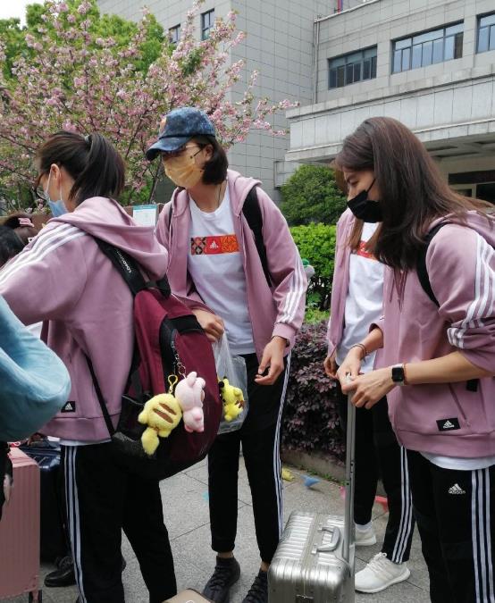 蔡斌|女排兵发漳州备战！李盈莹紧跟蔡斌步伐，袁心玥抢眼，郑益昕可爱