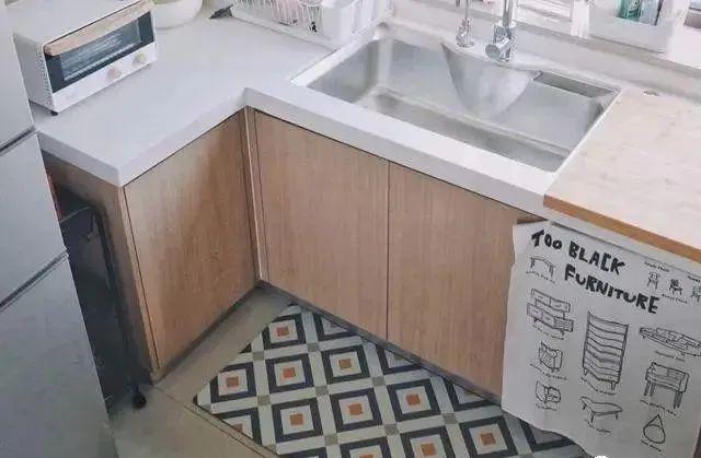 太聪明了！同样是小厨房，瞧瞧人家会布置的，我怎么就没想到呢？