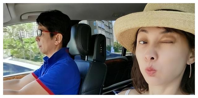 牛莉|“文体全能”牛莉爽文人生:老同学暗恋她20年,丈夫将她宠上天