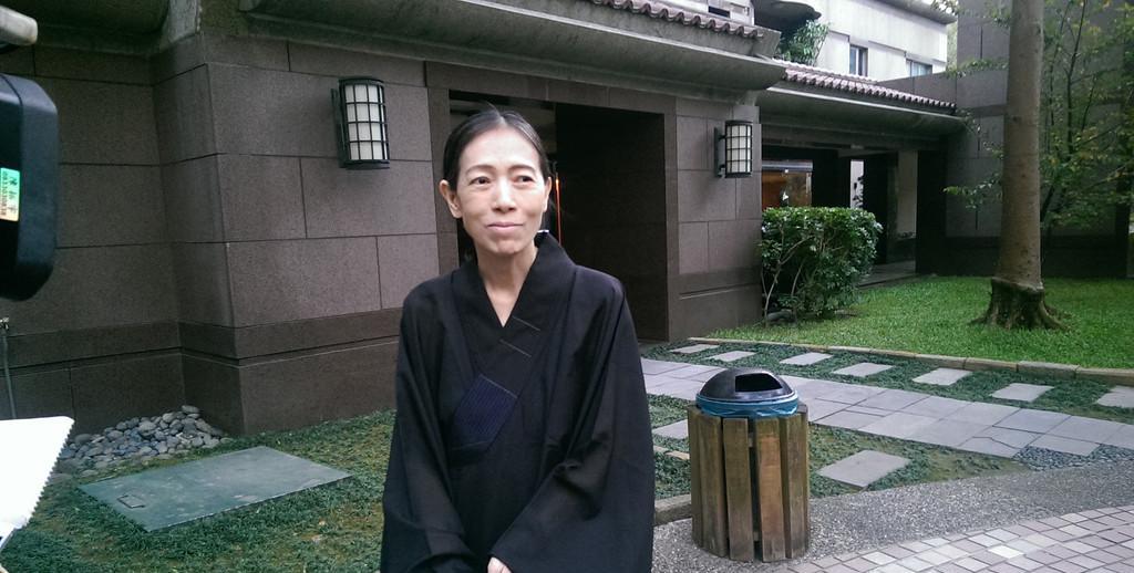 许纯美|“百亿富婆”5婚5离奇葩情史,2000万买牛郎结婚,女儿却流落街头