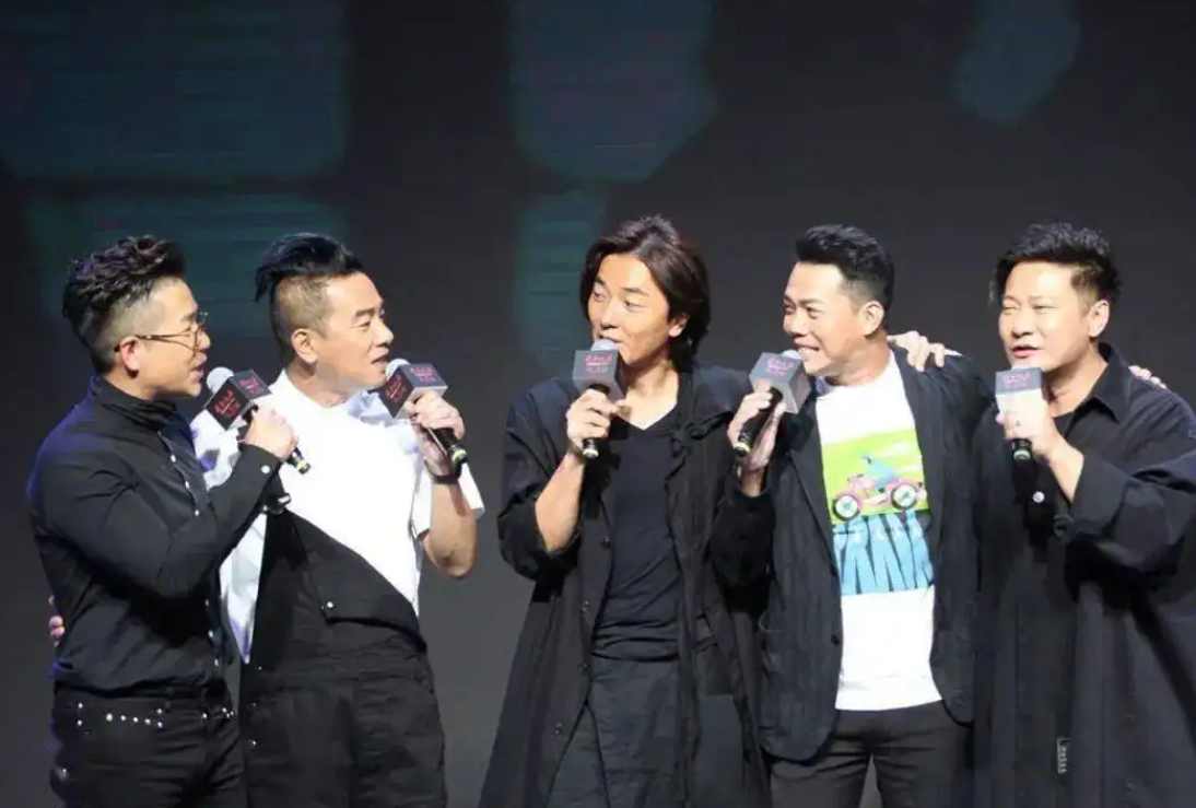 林晓峰|50岁无奈离婚，在娱乐圈沉寂了整整30年，51岁迎来事业巅峰