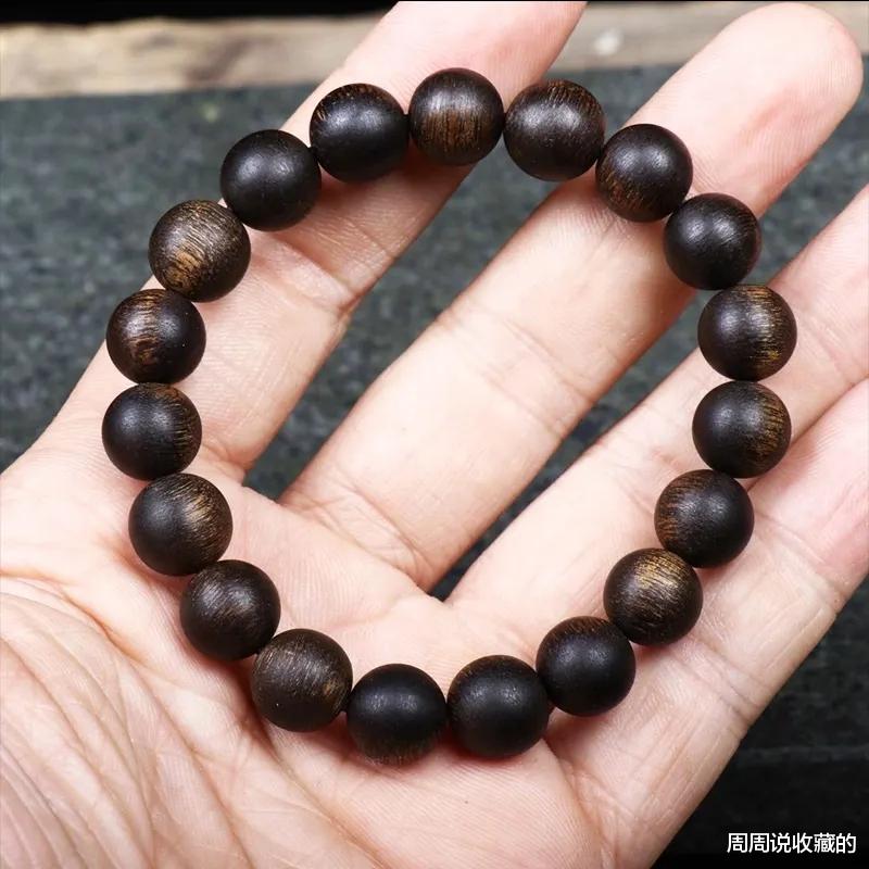 沉香手串|沉香手串到底能不能，上手去盘玩？没味了怎么办？