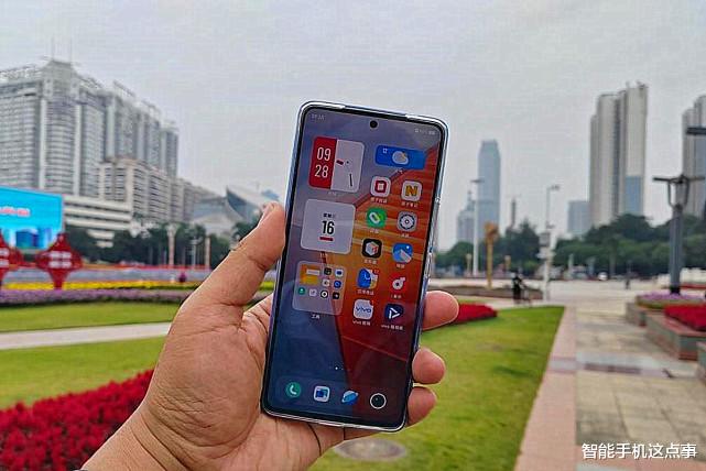 直面屏手机盘点，这四款机型配置都很亮眼，你中意哪一款？