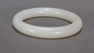 玉雕|和田玉籽料素面圆条手镯