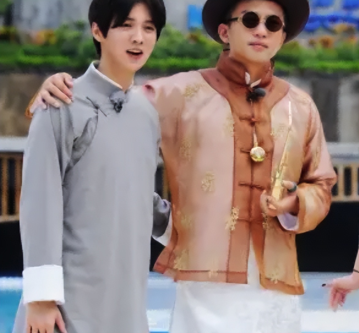 何炅|“气质不行”别穿长衫！这12位民国贵公子，完美诠释什么叫儒雅