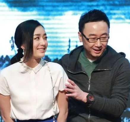 秦岚|曾有记者问秦岚：“你和黄晓明同居5年，为什么还是分手了？”