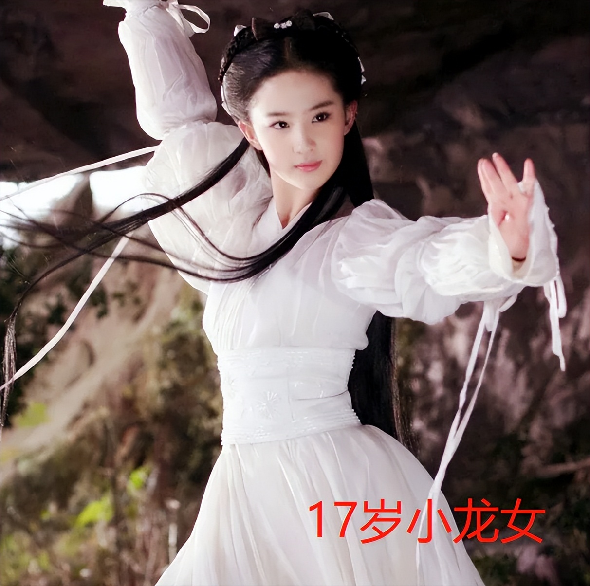 刘亦菲|刘亦菲片场拍吻戏引围观！搂住男方紧闭双眼，摄影师扛机器怼脸拍