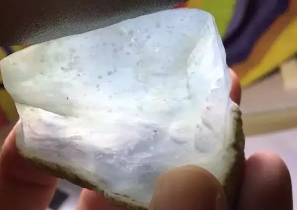 翡翠|赌石屡试不爽再次一搏，不料切出极品高冰雪花翡翠！