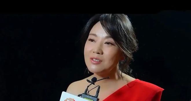 闫妮|李静:闫妮是女演员中最难采访的,这边还在问问题,那边就走神了