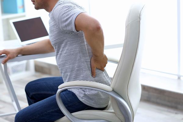 鼻炎|腰疼扛扛就好了?医生:这种腰疼不容忽视,这或是癌症的信号!