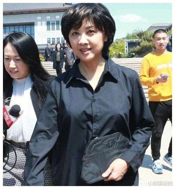 |“女儿国国王”朱琳,69岁朴素简单不扮嫩,却美丽优雅不输30岁