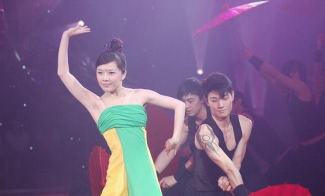 唐笑|07年辱骂军人“看门狗”,被武警甩巴掌的超女唐笑,现怎样了?