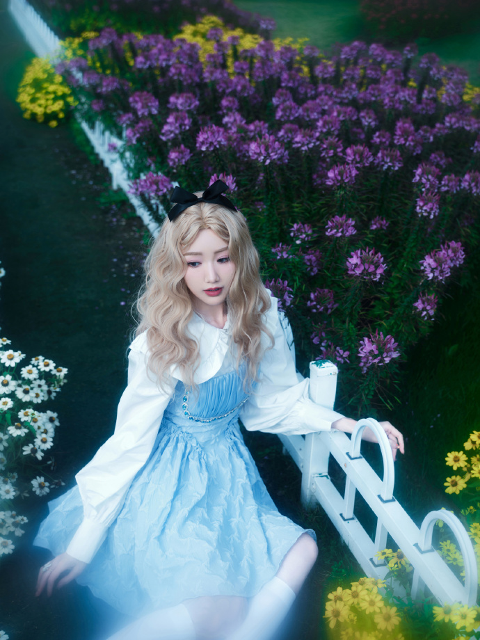 毛晓彤|毛晓彤化身爱丽丝,梦游仙境大片