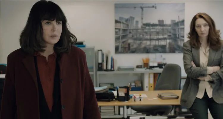 阿佳妮|19岁打破奥斯卡记录，26岁美到全球封禁，如今却被嘲全脸崩塌