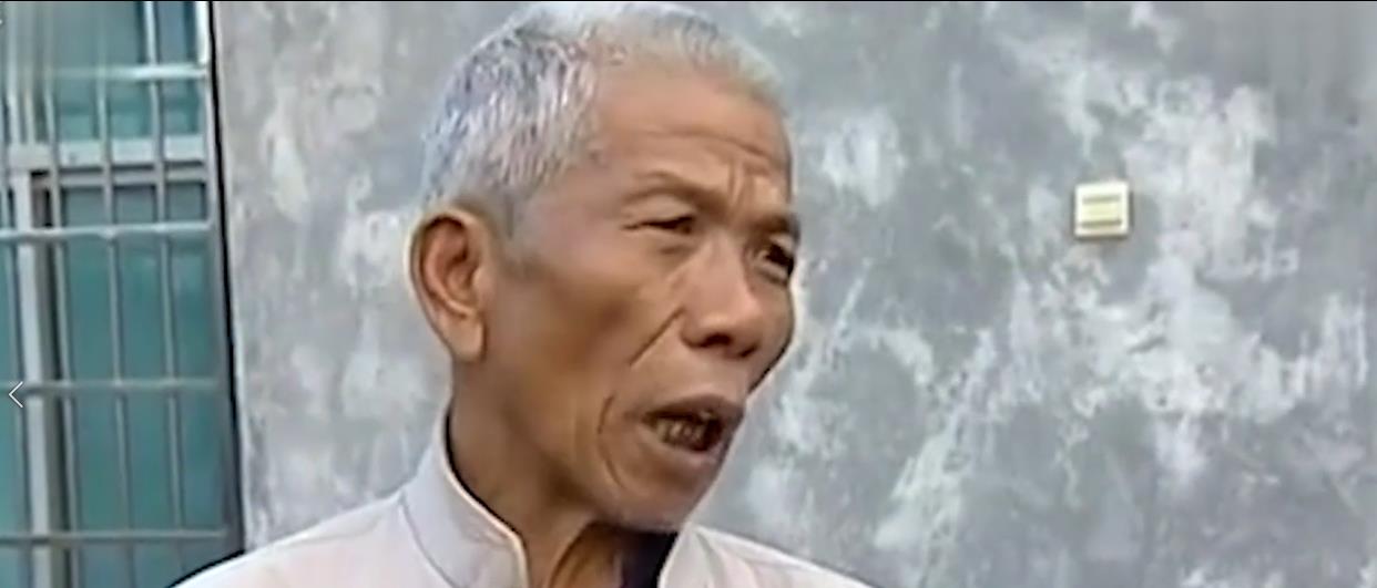老屋拆迁补偿500万!绝症父亲竟跪求女儿放弃,直言:都要给你哥