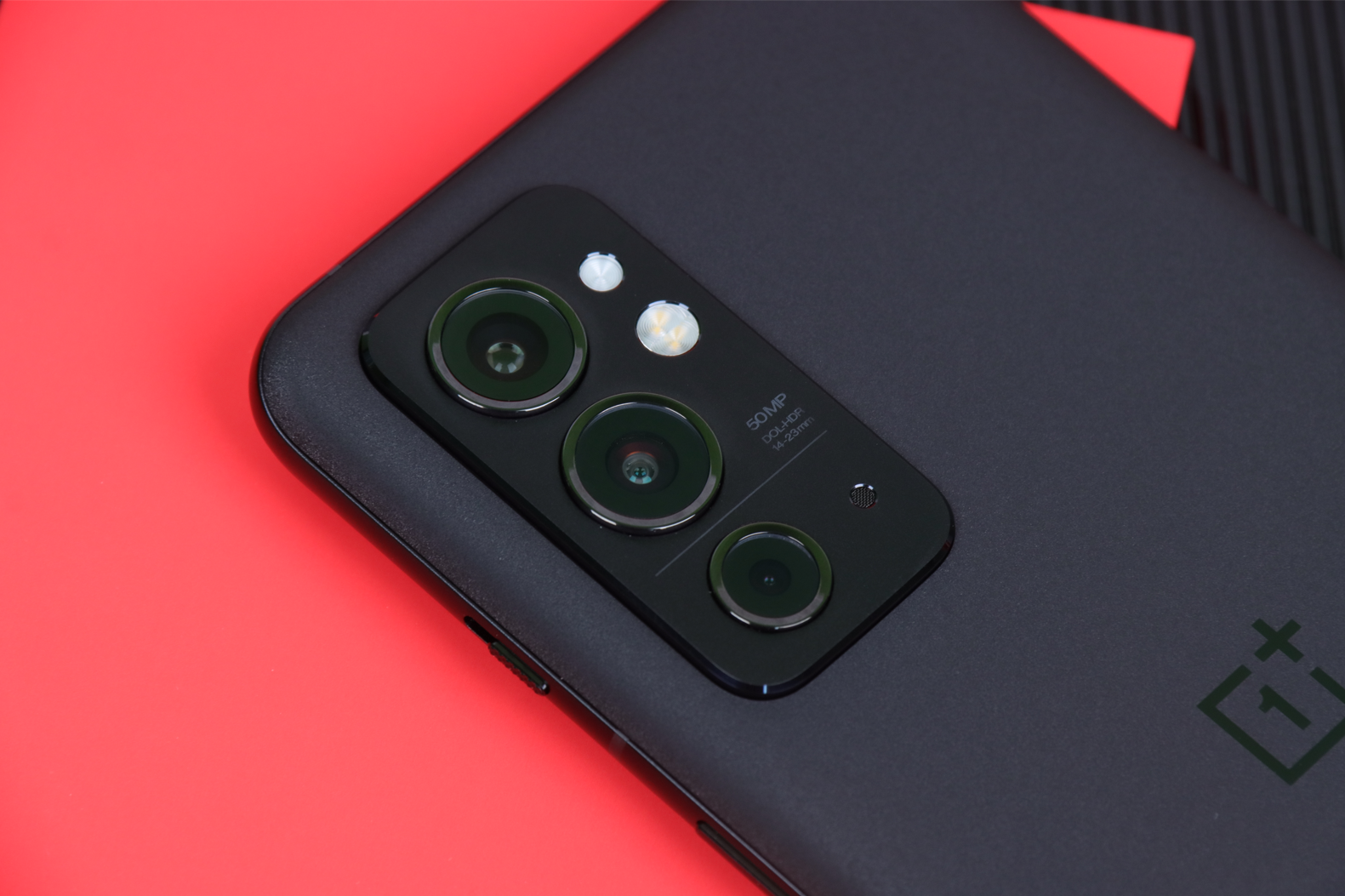 一加科技|索尼IMX766+骁龙888,新机发布后的今天,一加9RT还值得买吗?