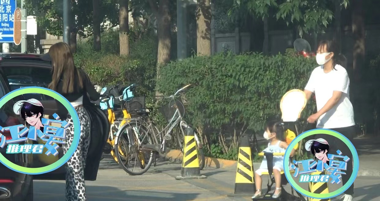 释小龙|曝释小龙已结婚生子，女儿被保姆紧抱手中，妻子随行身材凹凸有致