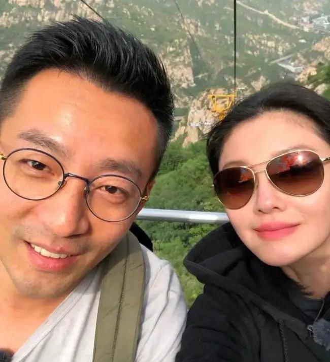 张嘉倪|张嘉倪回应买超事件，表示：爱得起，放得下，网友：快点搞事业