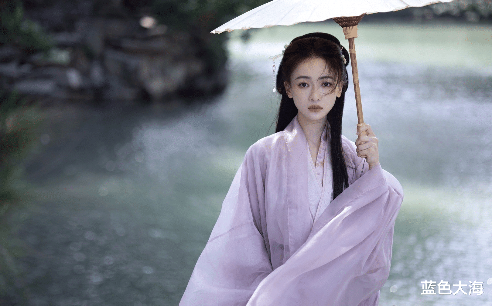 吴谨言|吴谨言的“汉服”造型好有灵气，网友：古装剧终于“有救”了