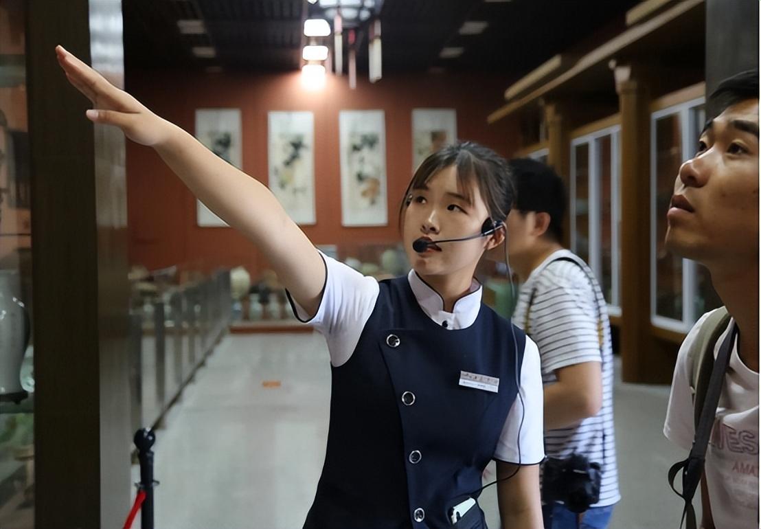 翁帆|百岁杨振宁入院治疗，妻子翁帆终于坦言，结婚确实有所图谋？