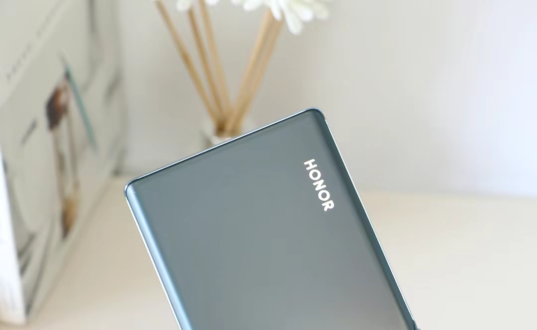 荣耀magic|2022年8月,荣耀手机还是这三款最值得入手,其他的都不推荐