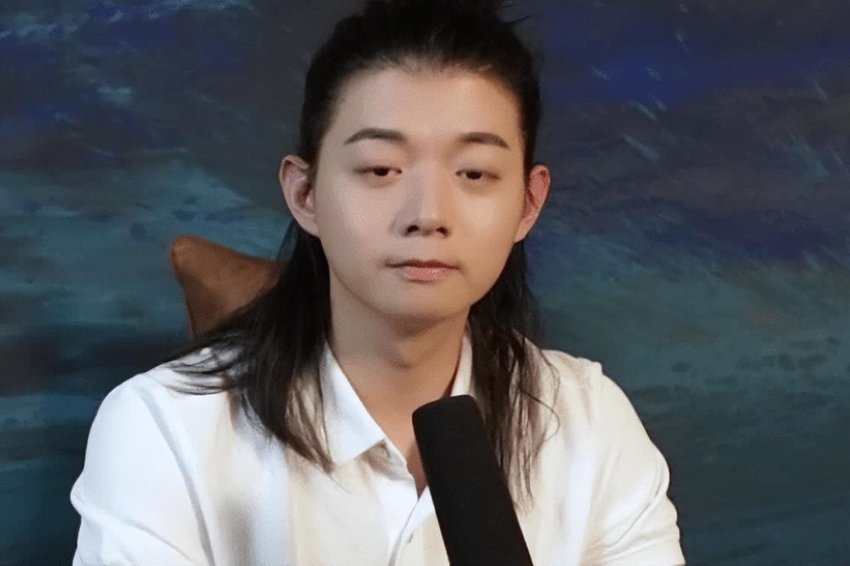 霍尊|分手一年后！霍尊彻底沦为路人，陈露的舞蹈事业蒸蒸日上