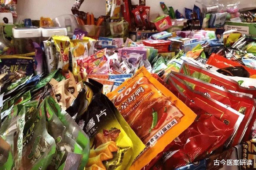 脾胃|吃一口等于5个塑料袋,已有孩子脾胃或“烂如渔网”,儿科医生:趁早扔
