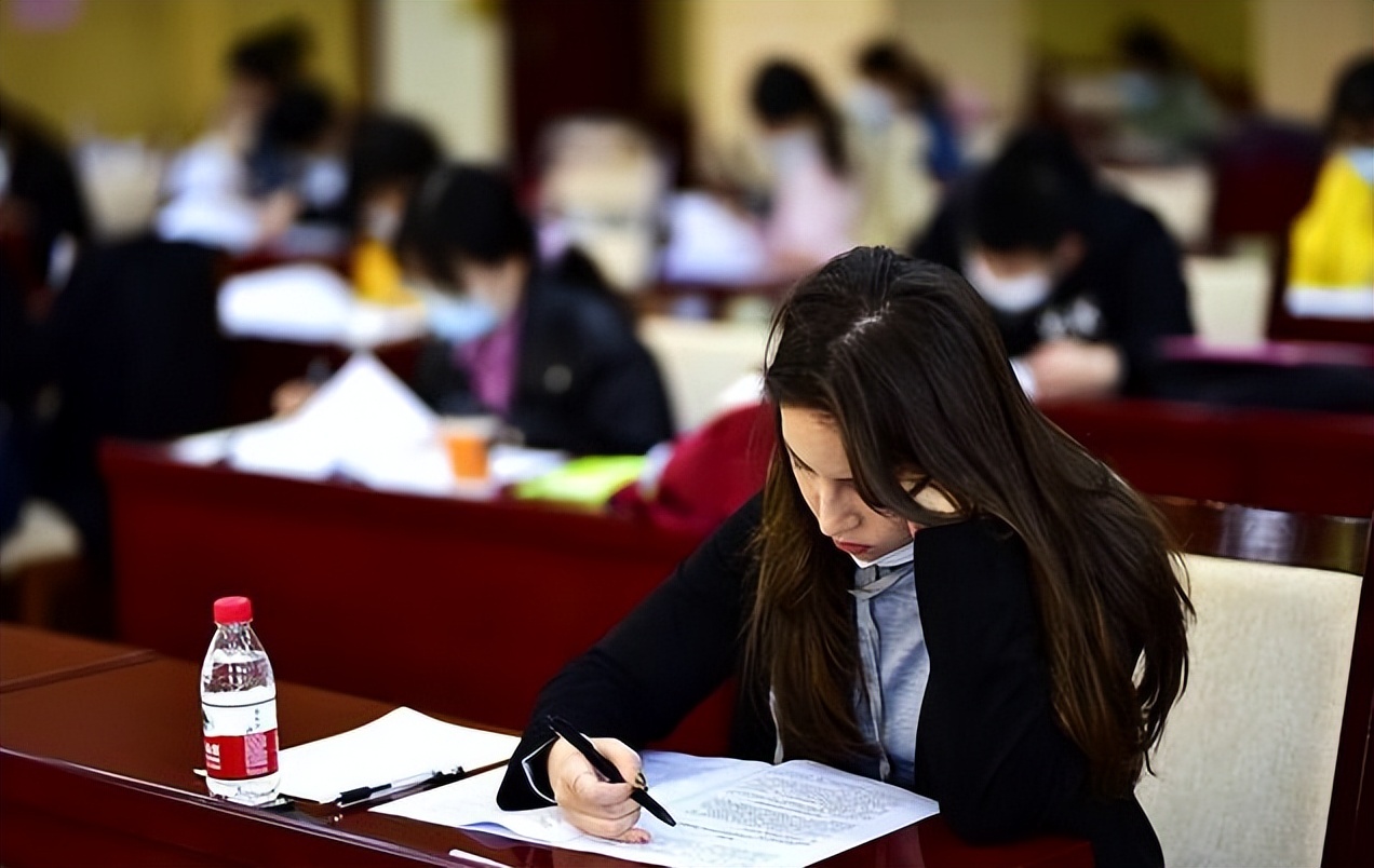 白羊座|清华博士申请留校任教被拒，外企给出百万年薪，却被学生一口回绝