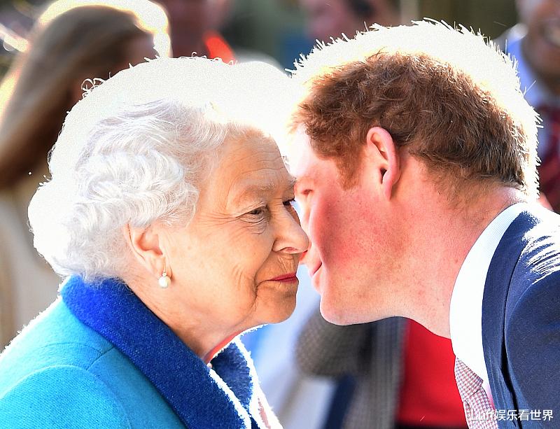 英国哈里王子自传揭秘，王室不允许带老婆梅根探视女王