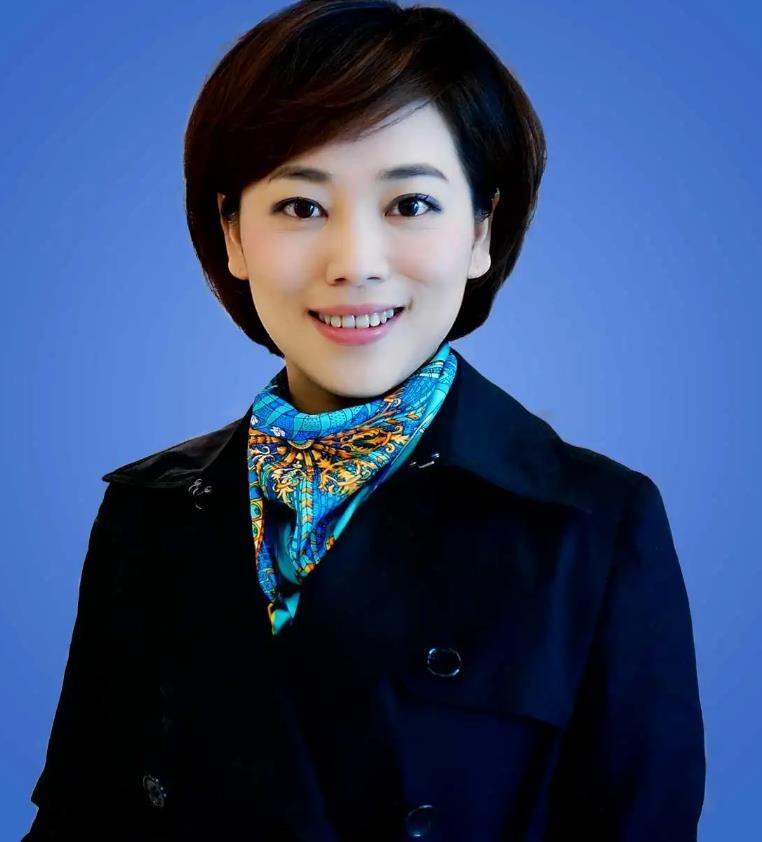 央视主播劳春燕：与丈夫分居16年，可她却说很幸福，这是为什么？