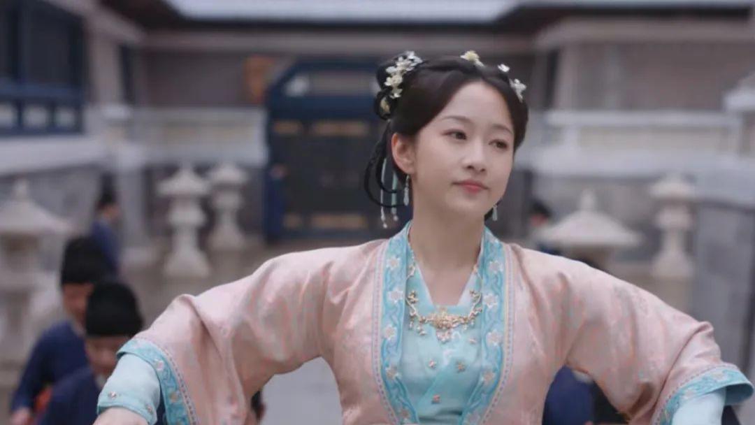 尹峥|《卿卿日常》：宋舞主动“中毒”逃过的联姻，藏着六少主尹峥的大格局