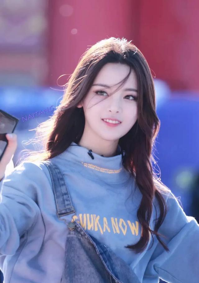 杨超越|老天赏饭吃的漂亮脸蛋,还这么人间清醒!杨超越好像把我骂醒了