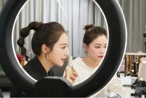 亚马逊|薇娅助播“琦儿”被申请为商标！