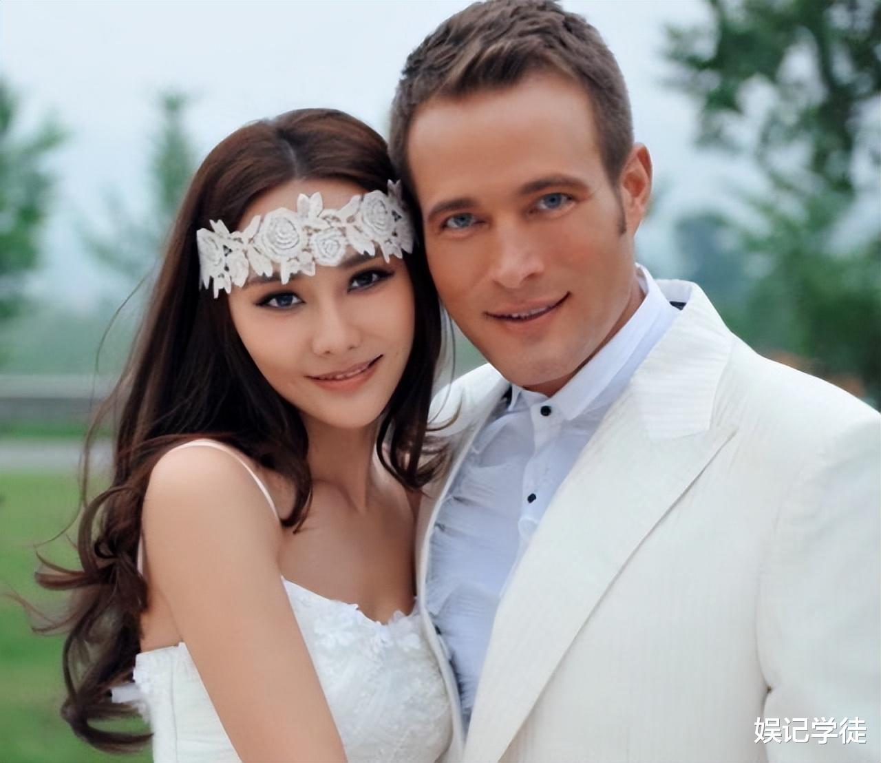 马雅舒|45岁马雅舒晒一家四口近况,与二婚丈夫恩爱12年,一双子女颜值高