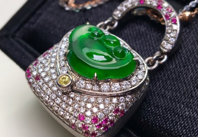 翡翠|翡翠钥匙和翡翠锁,竟然还有这么多的象征,你都了解吗?