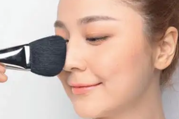 散粉 新手也能学会的散粉定妆方法，简单易学，快来get吧