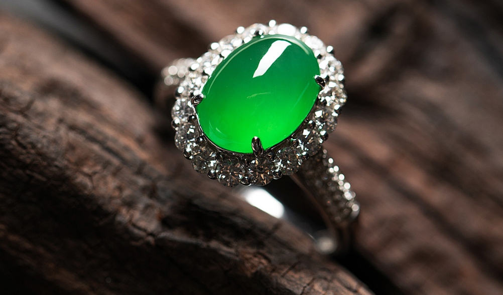 翡翠|想要入手翡翠珠宝，不是什么话都能说的，不然会给商家坑骗的机会