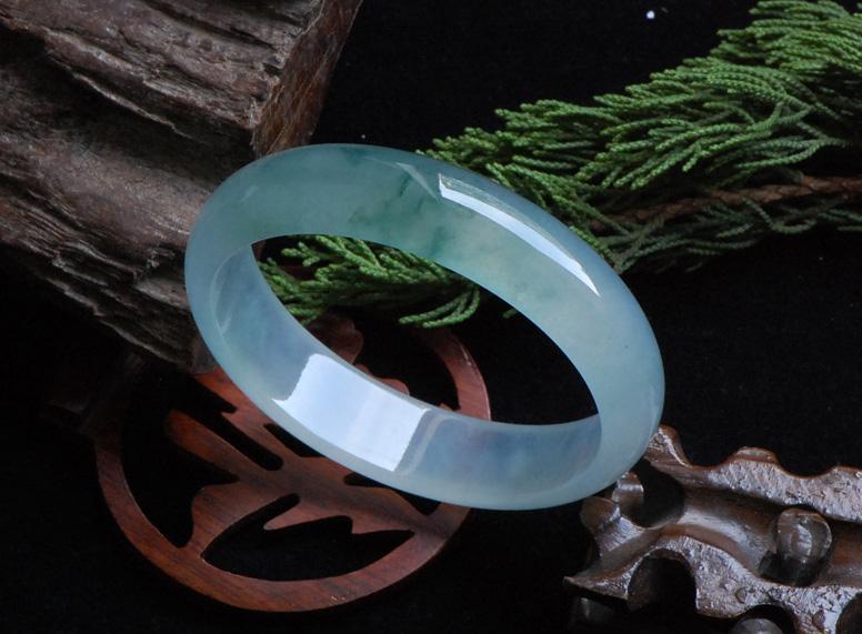 翡翠|中国人自古喜爱圆，在翡翠中，圆会被用到什么形状中呢？