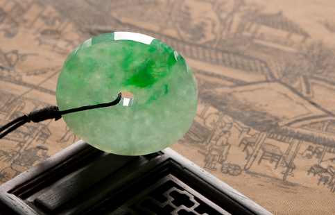 翡翠|这方面也是有讲究的,好奇翡翠价格到底为什么那么贵,来看看吧